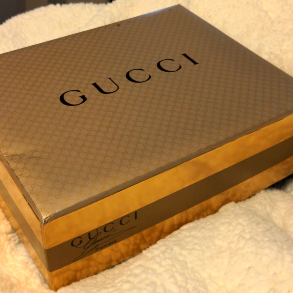 Cute Gucci Box, Pre-Owned